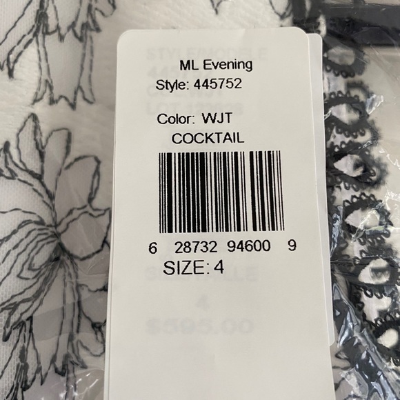 ML Monique Lhuillier white and black lace gown! - Picture 5 of 11